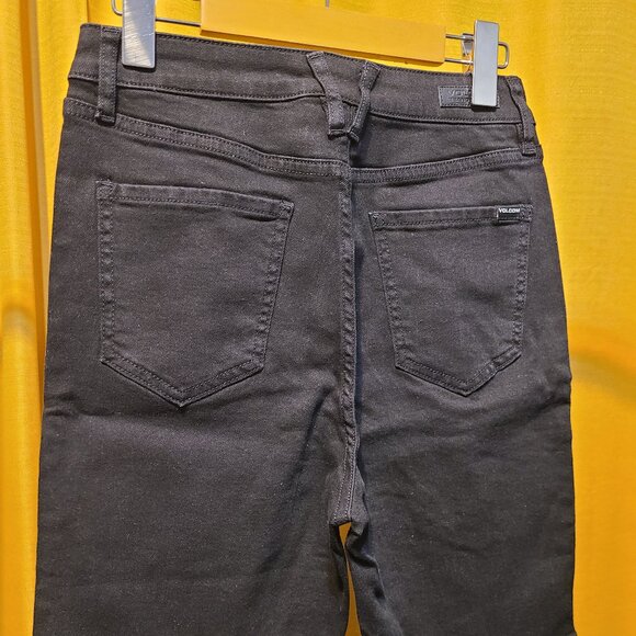 NWOT Volcom Liberator short - Size 28 - Picture 3 of 5